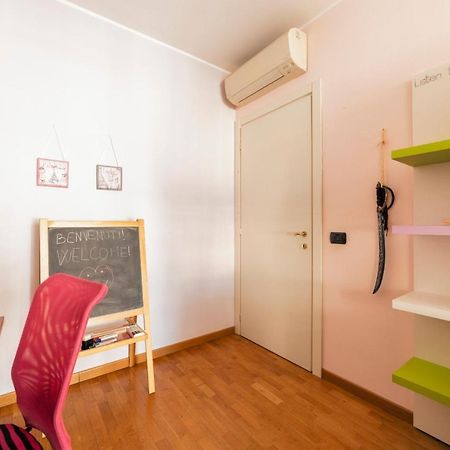 Milano Rogoredo Apartment With Garage ภายนอก รูปภาพ