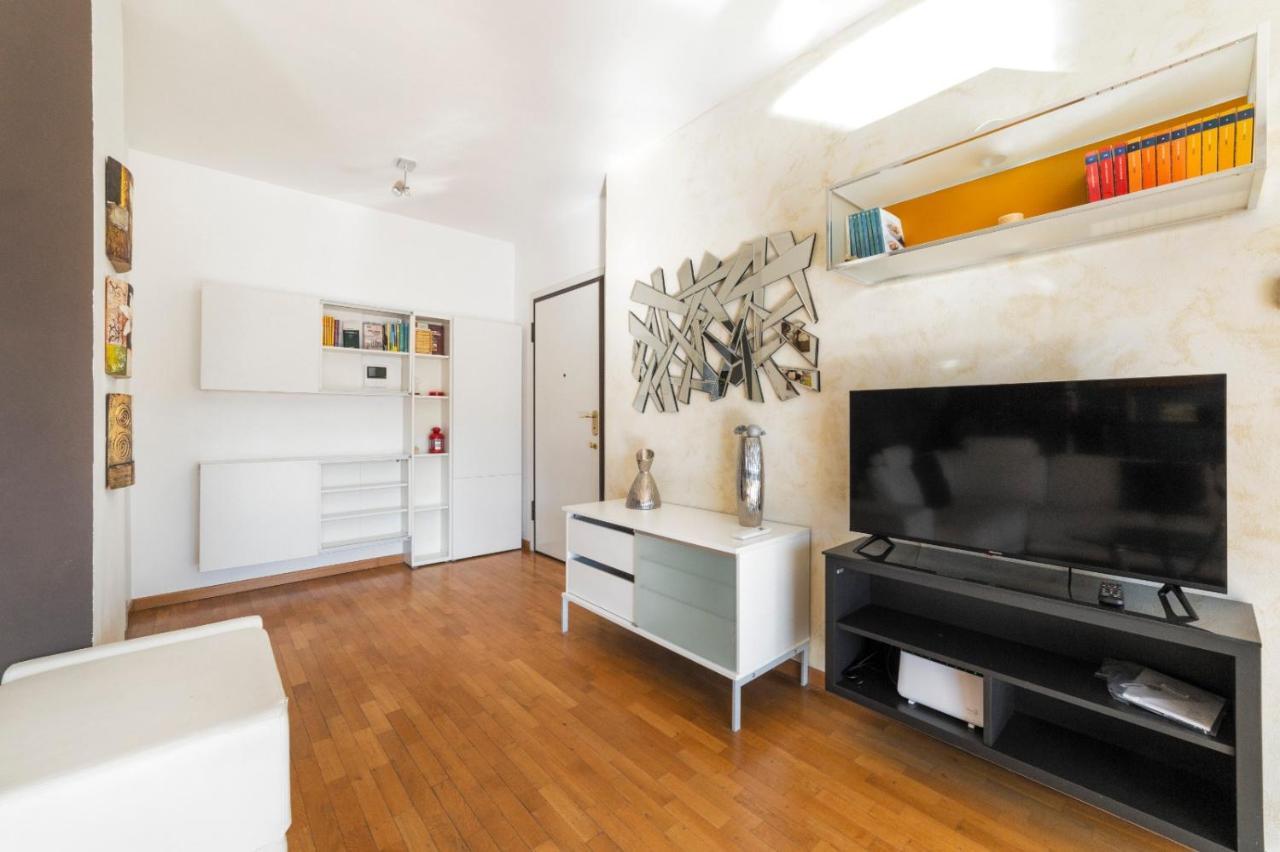 Milano Rogoredo Apartment With Garage ภายนอก รูปภาพ